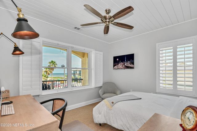 922 1ST Street S 302, Jacksonville Beach, FL 32250