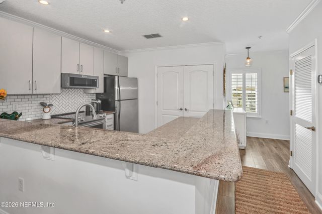 922 1ST Street S 302, Jacksonville Beach, FL 32250