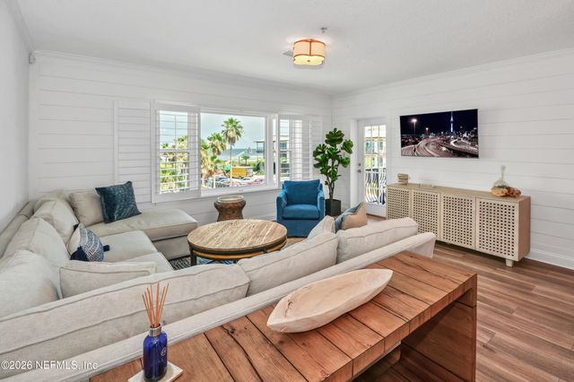 922 1ST Street S 302, Jacksonville Beach, FL 32250