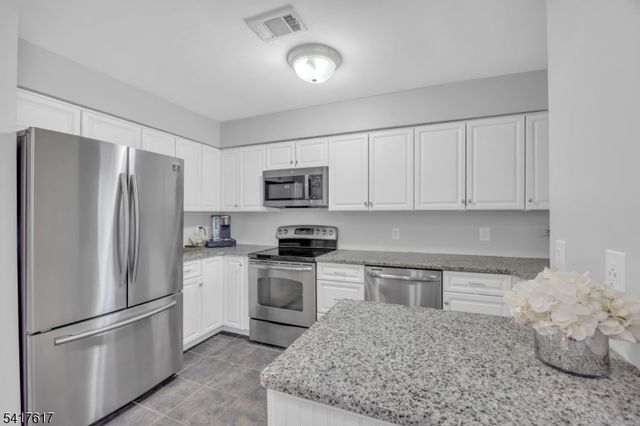 12 Augusta Dr 12, Clinton Twp., NJ 08801