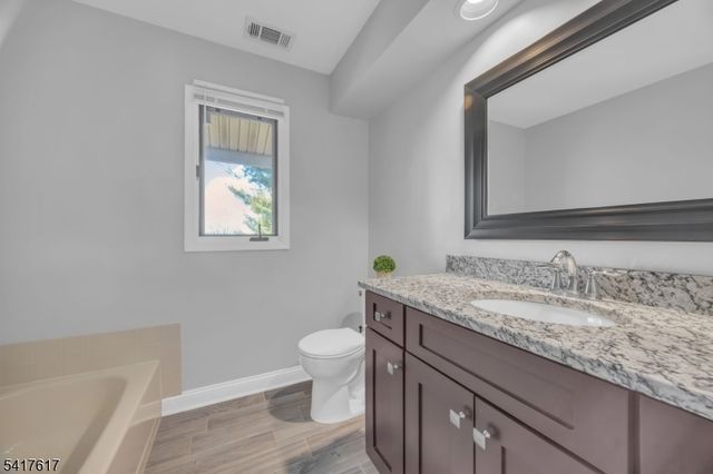 12 Augusta Dr 12, Clinton Twp., NJ 08801