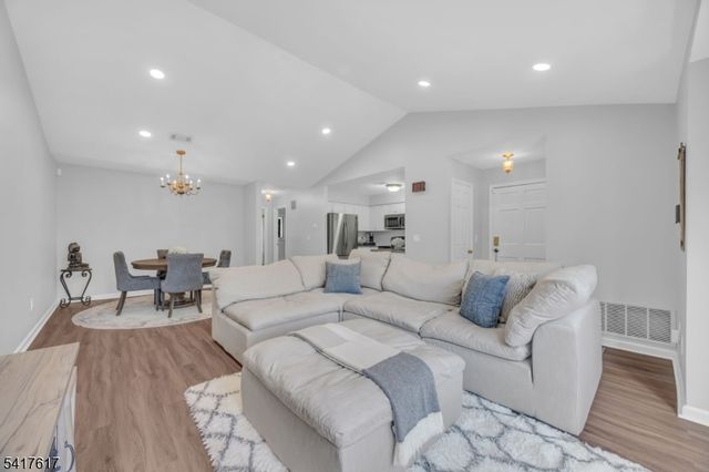 12 Augusta Dr 12, Clinton Twp., NJ 08801