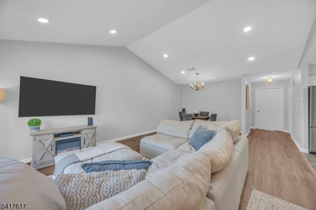 12 Augusta Dr 12, Clinton Twp., NJ 08801