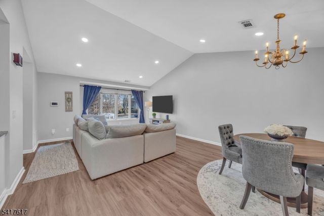12 Augusta Dr 12, Clinton Twp., NJ 08801