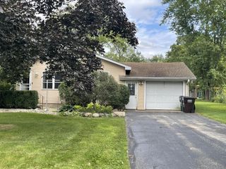8725 380th AVENUE, Burlington, WI 53105