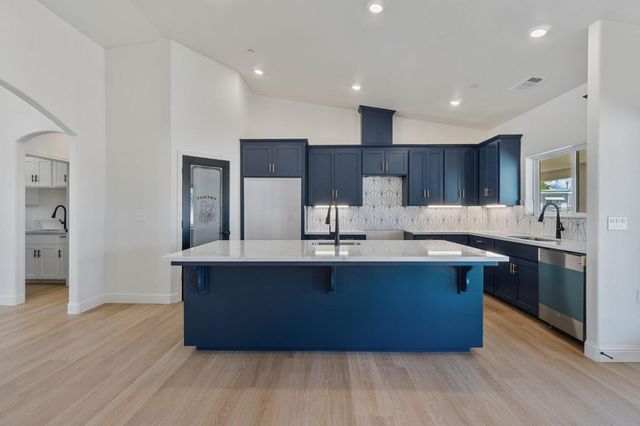 21035 Forest Glen Road, Madera, CA 93638