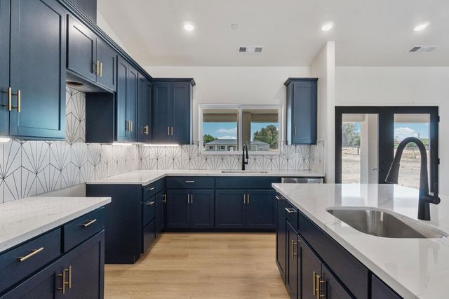 21035 Forest Glen Road, Madera, CA 93638