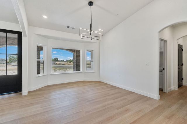 21035 Forest Glen Road, Madera, CA 93638