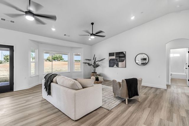 21035 Forest Glen Road, Madera, CA 93638