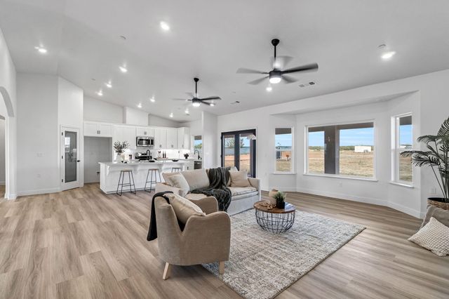 21035 Forest Glen Road, Madera, CA 93638