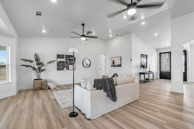 21035 Forest Glen Road, Madera, CA 93638
