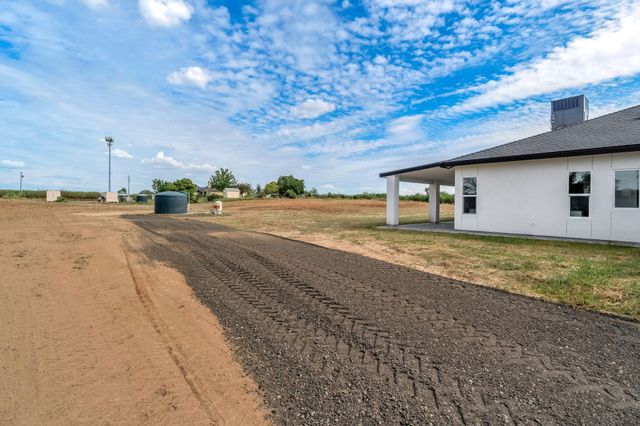 21035 Forest Glen Road, Madera, CA 93638