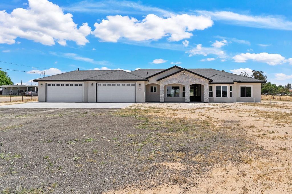 21035 Forest Glen Road, Madera, CA 93638
