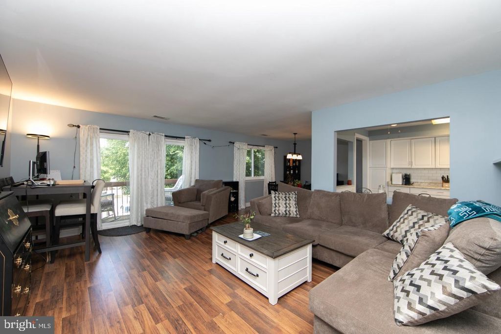 115 E KINGS HWY ##310, MAPLE SHADE, NJ 08052 — exterior