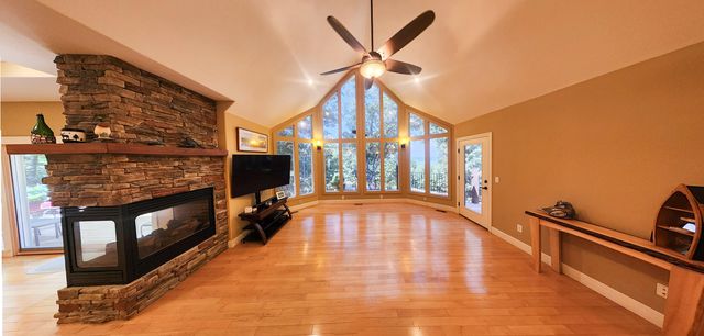 233 Sidehill Drive, Ridgedale, MO 65739