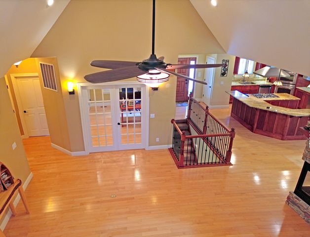 233 Sidehill Drive, Ridgedale, MO 65739