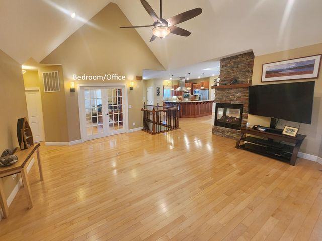 233 Sidehill Drive, Ridgedale, MO 65739