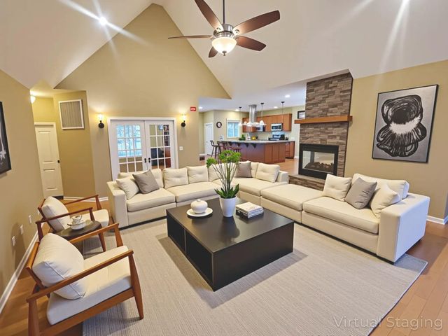 233 Sidehill Drive, Ridgedale, MO 65739