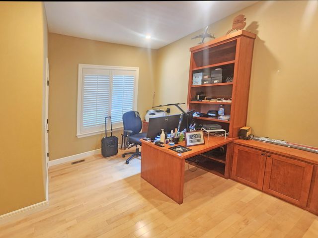 233 Sidehill Drive, Ridgedale, MO 65739