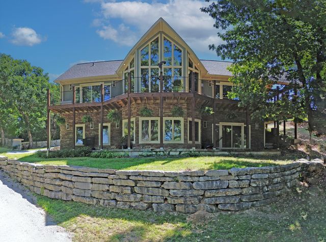 233 Sidehill Drive, Ridgedale, MO 65739