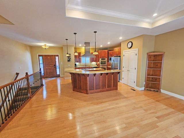 233 Sidehill Drive, Ridgedale, MO 65739