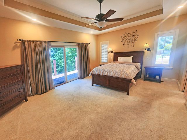 233 Sidehill Drive, Ridgedale, MO 65739