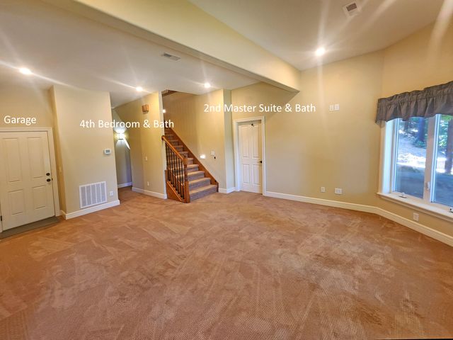 233 Sidehill Drive, Ridgedale, MO 65739