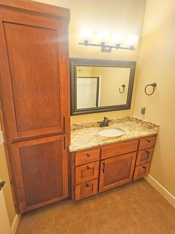 233 Sidehill Drive, Ridgedale, MO 65739