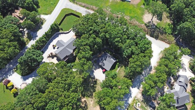 233 Sidehill Drive, Ridgedale, MO 65739
