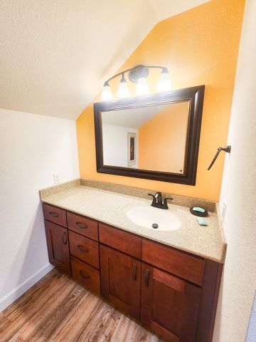 233 Sidehill Drive, Ridgedale, MO 65739