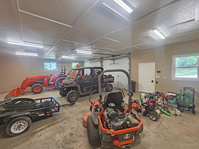 233 Sidehill Drive, Ridgedale, MO 65739