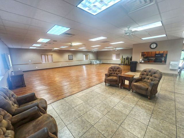 233 Sidehill Drive, Ridgedale, MO 65739