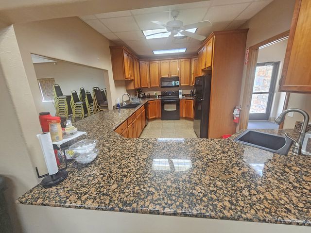 233 Sidehill Drive, Ridgedale, MO 65739