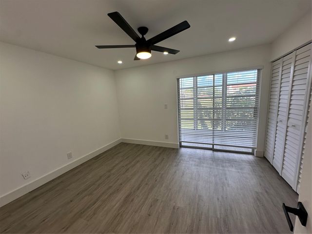 9061 Sunrise Lakes Blvd 212, Sunrise, FL 33322