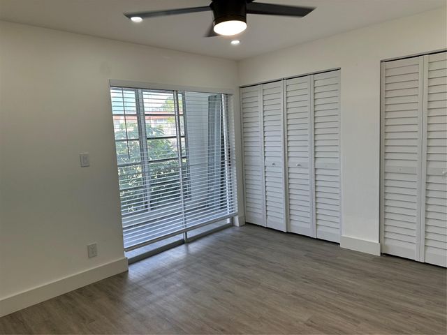 9061 Sunrise Lakes Blvd 212, Sunrise, FL 33322