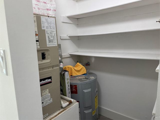 9061 Sunrise Lakes Blvd 212, Sunrise, FL 33322