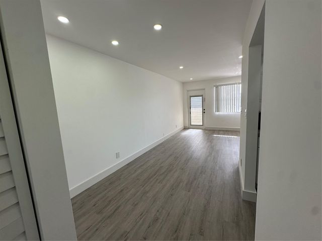 9061 Sunrise Lakes Blvd 212, Sunrise, FL 33322