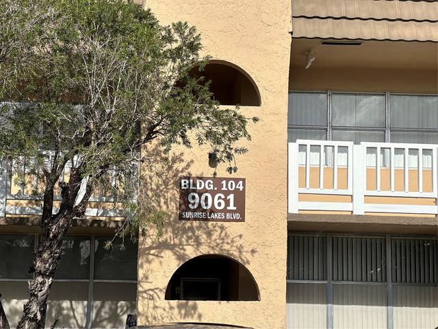 9061 Sunrise Lakes Blvd 212, Sunrise, FL 33322