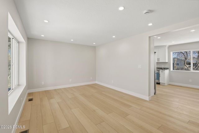 6121 S 520 East, Murray, UT 84107