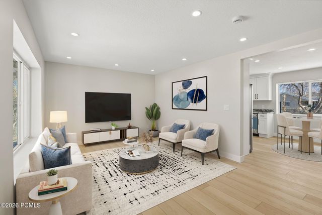 6121 S 520 East, Murray, UT 84107