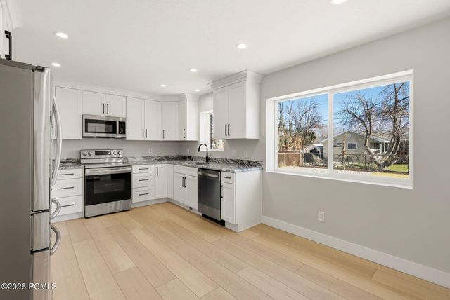 6121 S 520 East, Murray, UT 84107