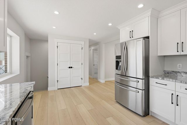 6121 S 520 East, Murray, UT 84107