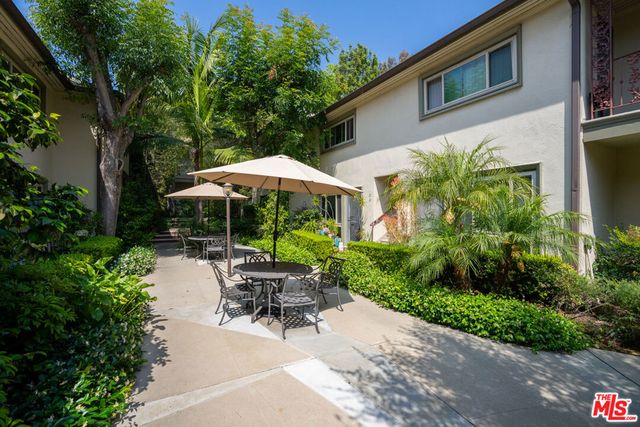 1633 N Laurel Avenue, Los Angeles, CA 90046