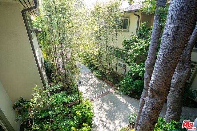 1633 N Laurel Avenue, Los Angeles, CA 90046