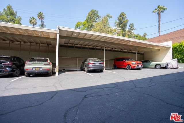 1633 N Laurel Avenue, Los Angeles, CA 90046