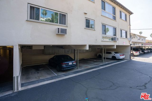 1633 N Laurel Avenue, Los Angeles, CA 90046