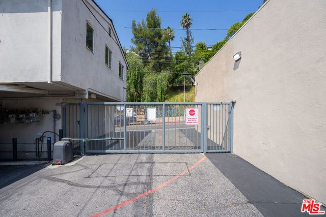 1633 N Laurel Avenue, Los Angeles, CA 90046