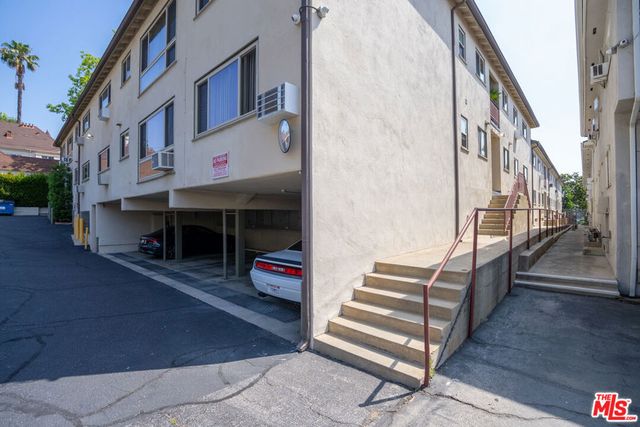 1633 N Laurel Avenue, Los Angeles, CA 90046