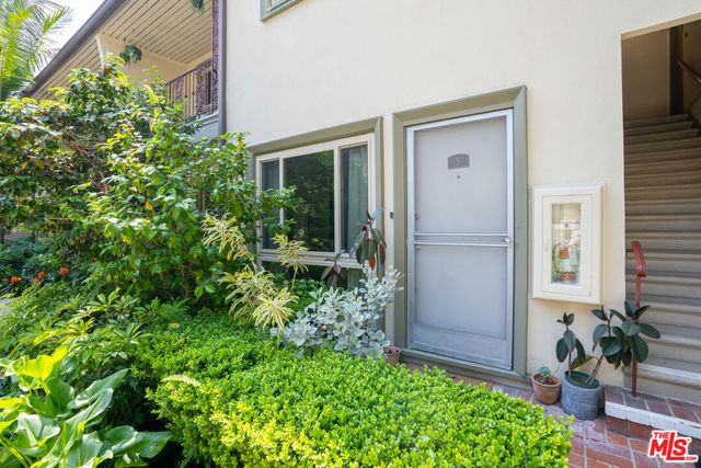1633 N Laurel Avenue, Los Angeles, CA 90046