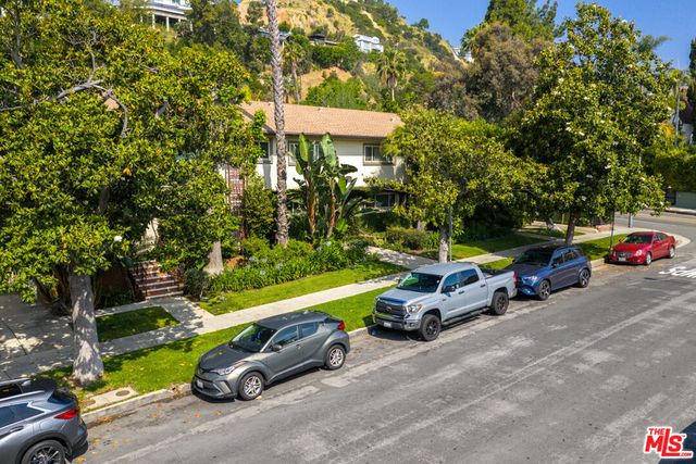 1633 N Laurel Avenue, Los Angeles, CA 90046
